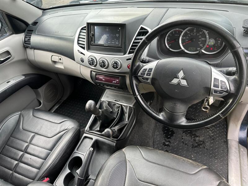 MITSUBISHI L200 2.5 DI-D Barbarian 2013