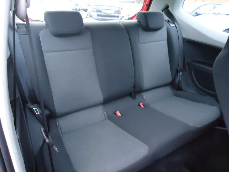 VOLKSWAGEN UP 1.0 BlueMotion Tech Move up! 2014