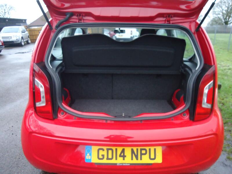 VOLKSWAGEN UP 1.0 BlueMotion Tech Move up! 2014