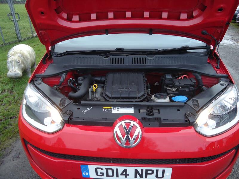 VOLKSWAGEN UP 1.0 BlueMotion Tech Move up! 2014