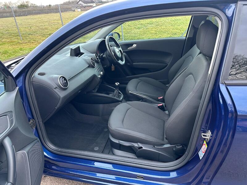AUDI A1 1.6 TDI SE 2011