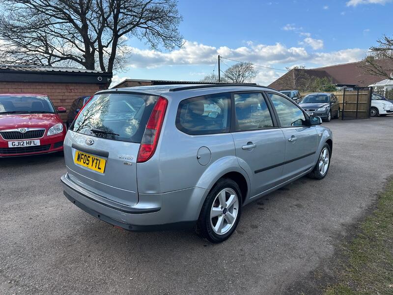 FORD FOCUS 2.0 TDCi Zetec Climate 2005