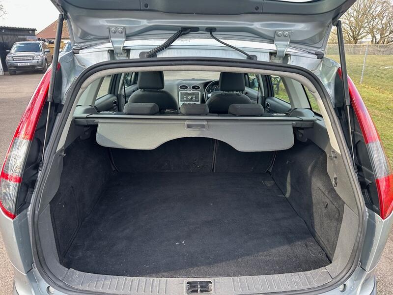 FORD FOCUS 2.0 TDCi Zetec Climate 2005