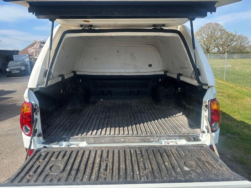 MITSUBISHI L200 2.5 DI-D 4Life 2015