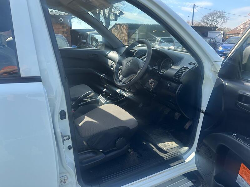 MITSUBISHI L200 2.5 DI-D 4Life 2015