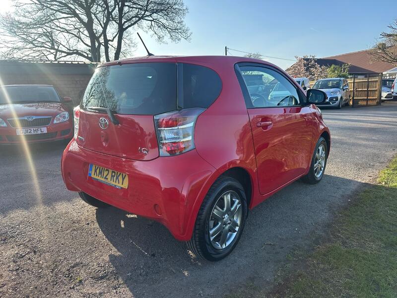 TOYOTA IQ 1.0 VVT-i 2 2012