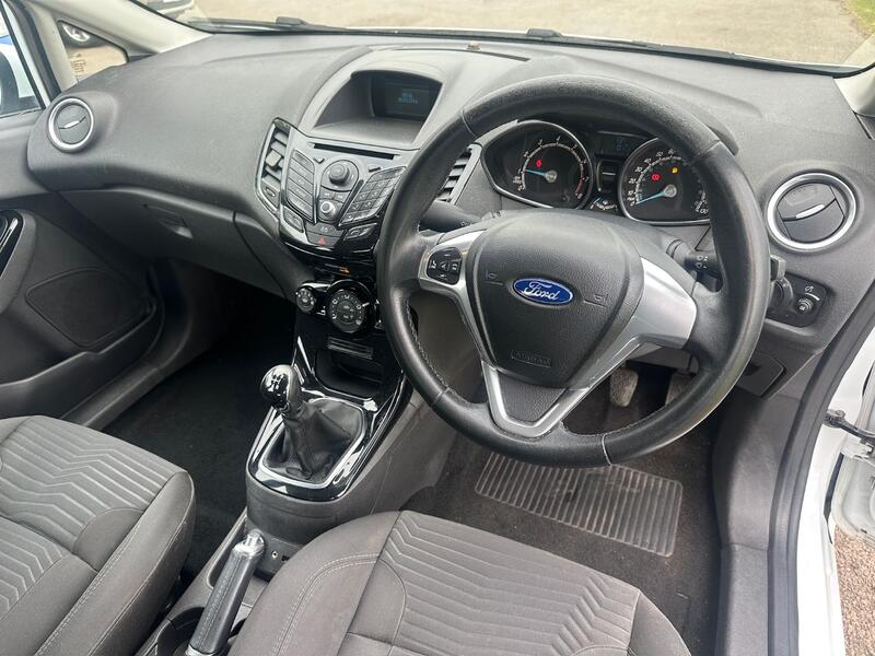 FORD FIESTA 1.3 Zetec 2014