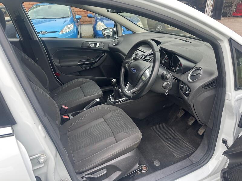FORD FIESTA 1.3 Zetec 2014