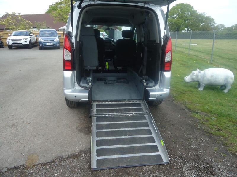 PEUGEOT PARTNER TEPEE 1.6 HDi Tepee S 2014