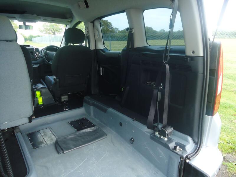 PEUGEOT PARTNER TEPEE 1.6 HDi Tepee S 2014