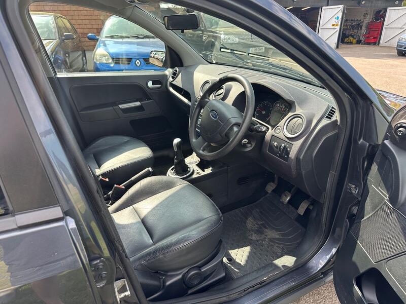 FORD FUSION 1.4 Zetec Climate 2007