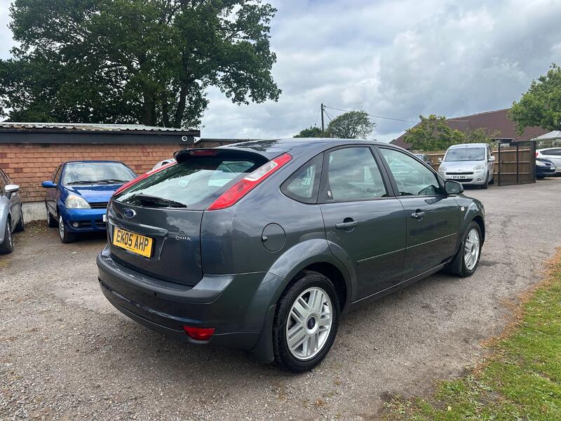 FORD FOCUS 2.0 Ghia 2005
