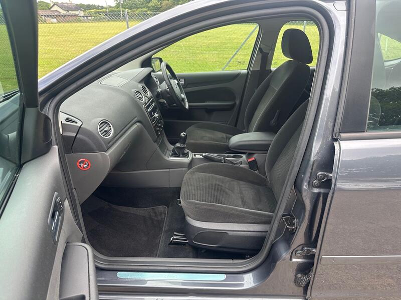 FORD FOCUS 2.0 Ghia 2005