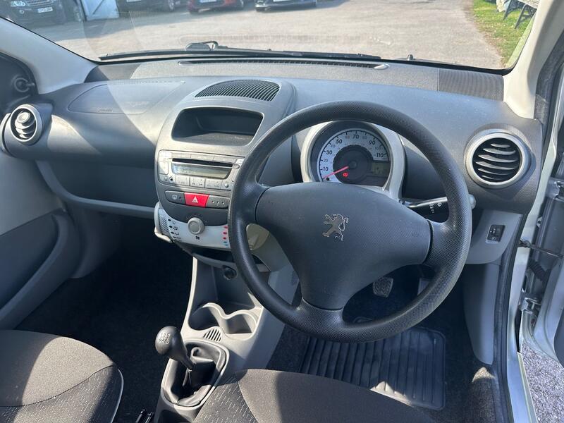 PEUGEOT 107 1.0 12V Urban 2011