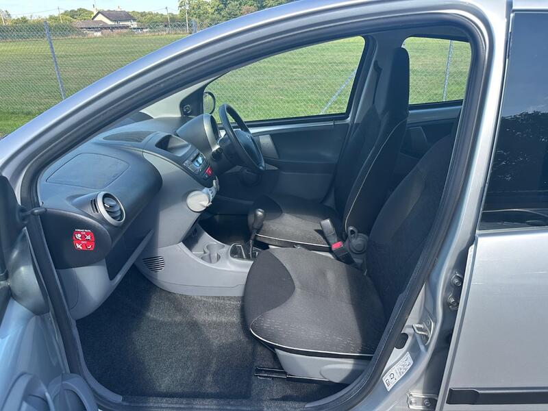 PEUGEOT 107 1.0 12V Urban 2011