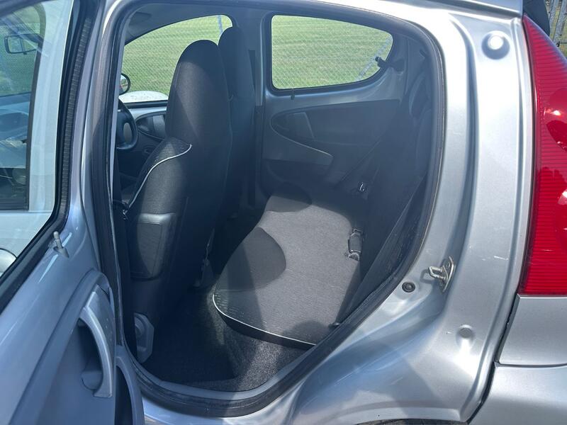 PEUGEOT 107 1.0 12V Urban 2011